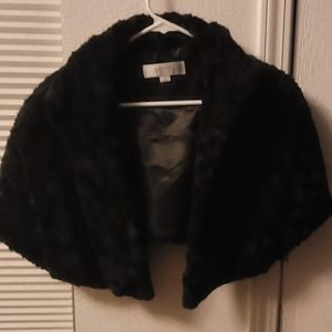 Holiday , classic faux fur, with arm holders (elastic) and front closure